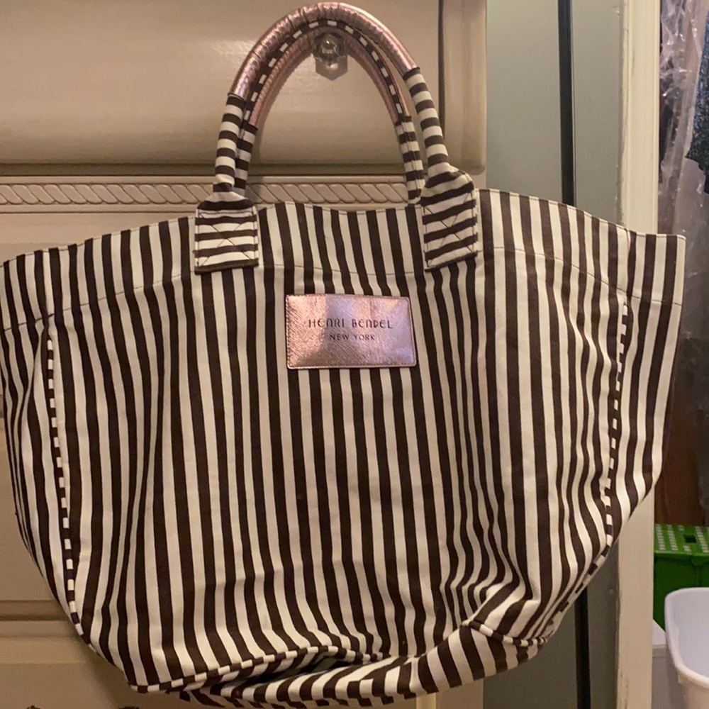 Henri bendel bucket beach bag